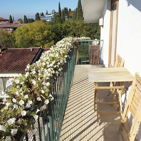 Fronte Lago דירה סירמיונה